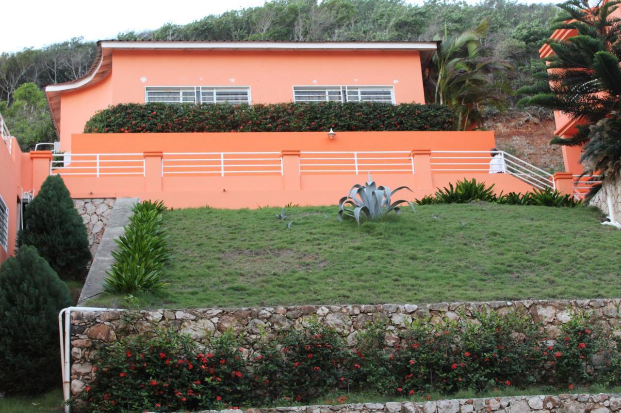 Rival Hotel Cap-Haïtien Eksteriør bilde